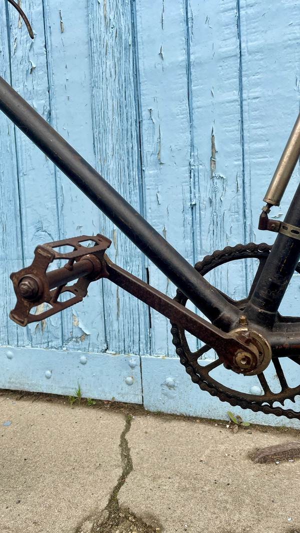 Antique Belle Époque Bicycle (1871 - 1914)