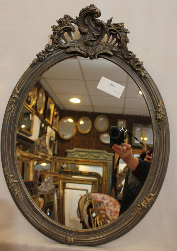 Louis XV Style Oval Mirror, Shell And Patina 48 X 65 Cm