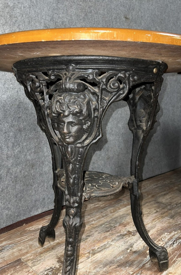 Gaskell Chambers a Nottingham : Superbe table guéridon de pub Anglais vers 1880