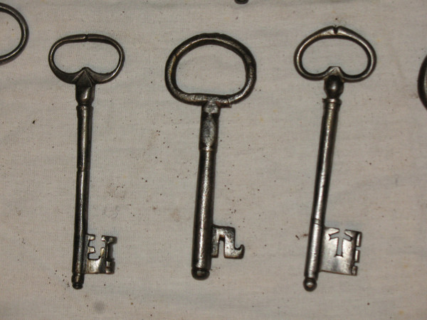 Wrought iron keys from the 16th to 18th century Important collection of 20 pieces