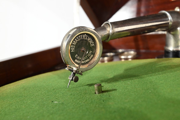 Fonografo Silvertone modello VII in mogano – 1920