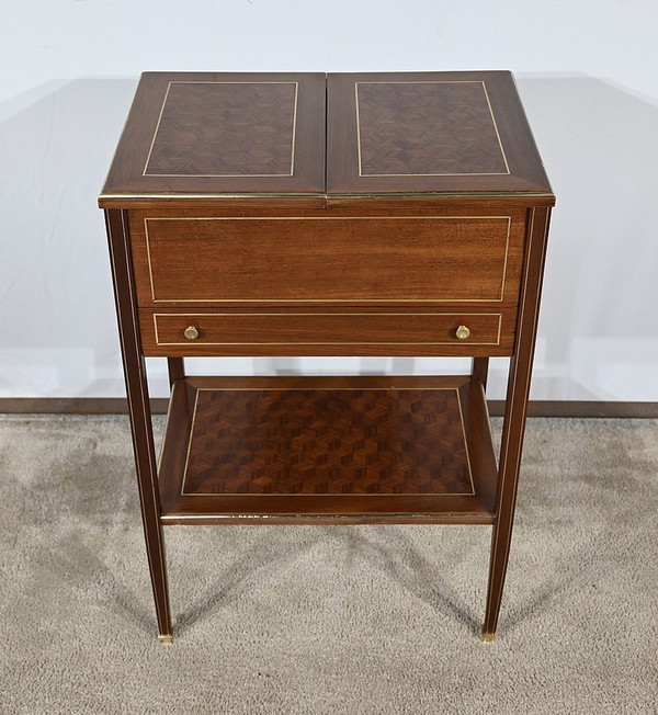 Small Mahogany Living Room Table, Directoire taste – Early 20th century