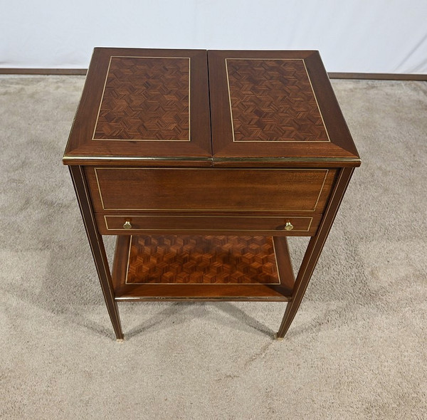 Small Mahogany Living Room Table, Directoire taste – Early 20th century