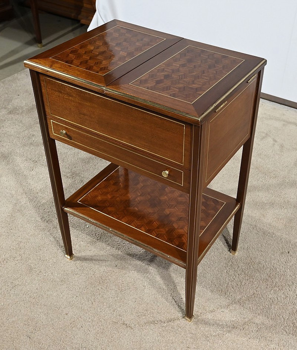 Small Mahogany Living Room Table, Directoire taste – Early 20th century