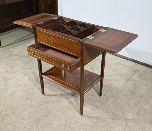 Small Mahogany Living Room Table, Directoire taste – Early 20th century