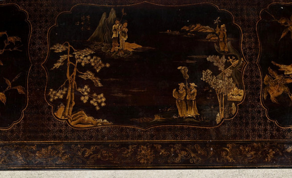 Important Asian Coffee Table – Mid 20th Century