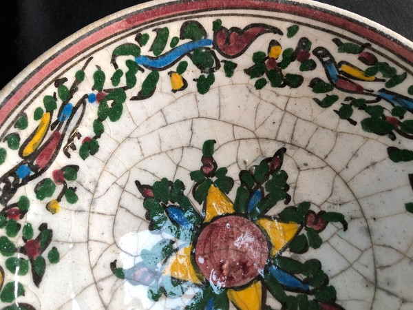 Coppa Kadjar in ceramica iraniana del XIX secolo