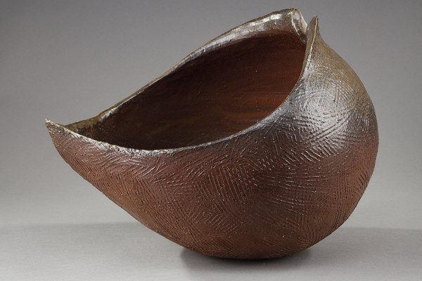 LARGE BIZEN POTTERY BASIN BY MORI TAIGA