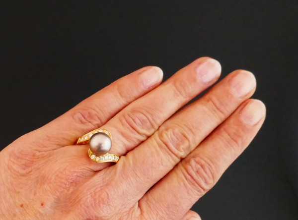 Ring Set With A Tahitian Pearl And Diamonds.