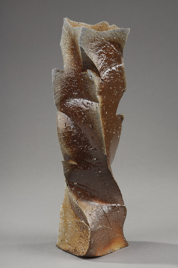 SOLIFLORE BIZEN POTTERY SCULPTURE BY MORI TAIGA, JAPAN