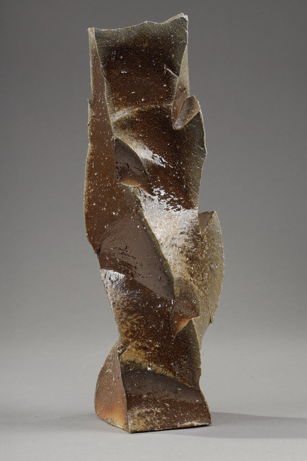 SOLIFLORE BIZEN POTTERY SCULPTURE BY MORI TAIGA, JAPAN