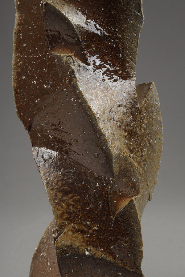 SOLIFLORE BIZEN POTTERY SCULPTURE BY MORI TAIGA, JAPAN