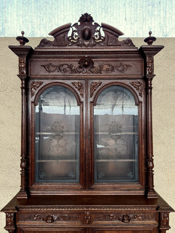 Buffet della biblioteca del casino di caccia in stile rinascimentale in massello di rovere intagliato intorno al 1850