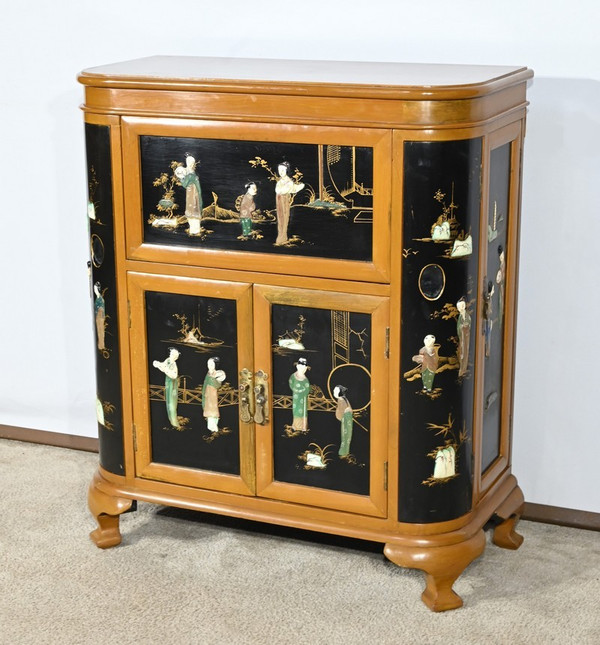 Asian lacquered wood liquor cabinet, China - 1950