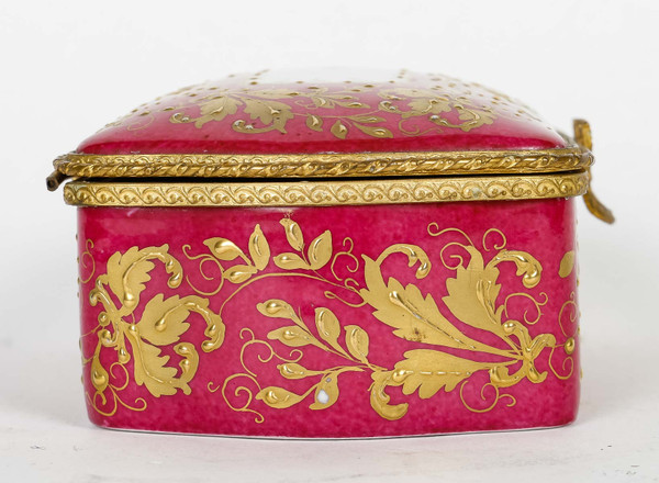 A Limoge porcelain box