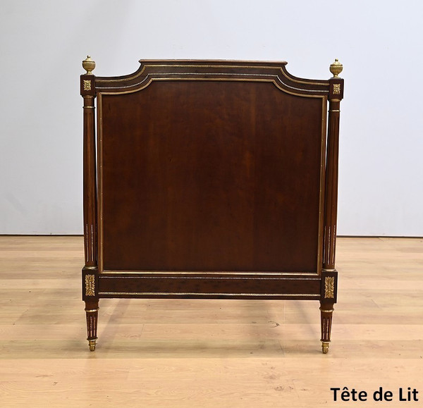 Pair of Mahogany Twin Beds, Louis XVI style - Late 19th century