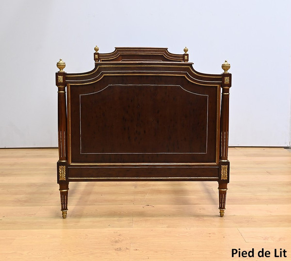 Pair of Mahogany Twin Beds, Louis XVI style - Late 19th century