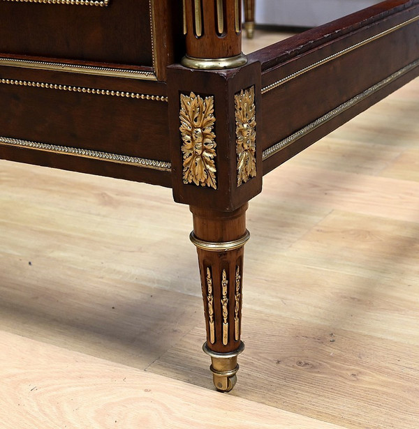 Pair of Mahogany Twin Beds, Louis XVI style - Late 19th century