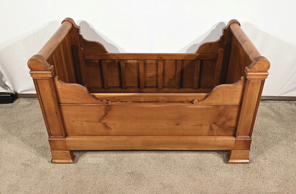 Small Rolling crib in cherry wood - 1900