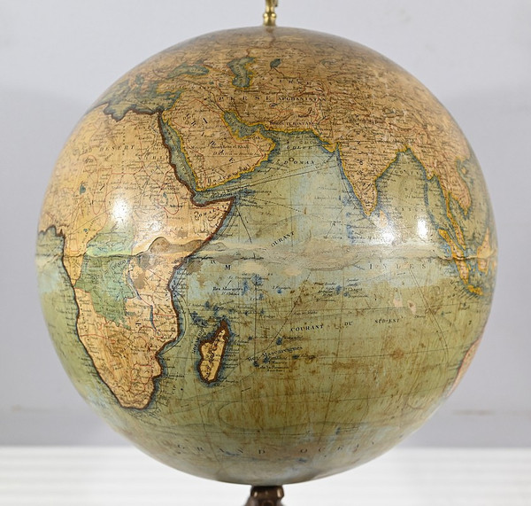 Earth Globe in Lithographed Paper and Cast Iron, J.Lebègue & Cie - Late 19th century