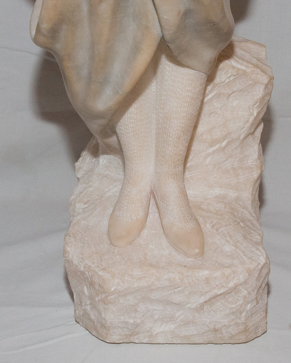 Alabaster Sculpture Young Pugi Girl Late 19th Century