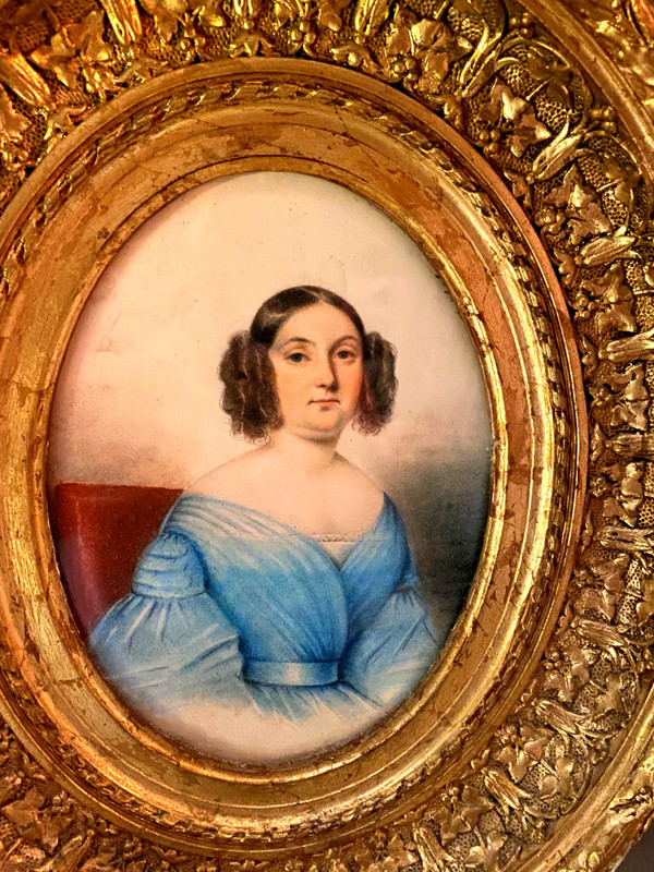 Portrait aru pastel d'une Dame de qualité d'Epoque louis Philippe dans un beau cadre de boiserie