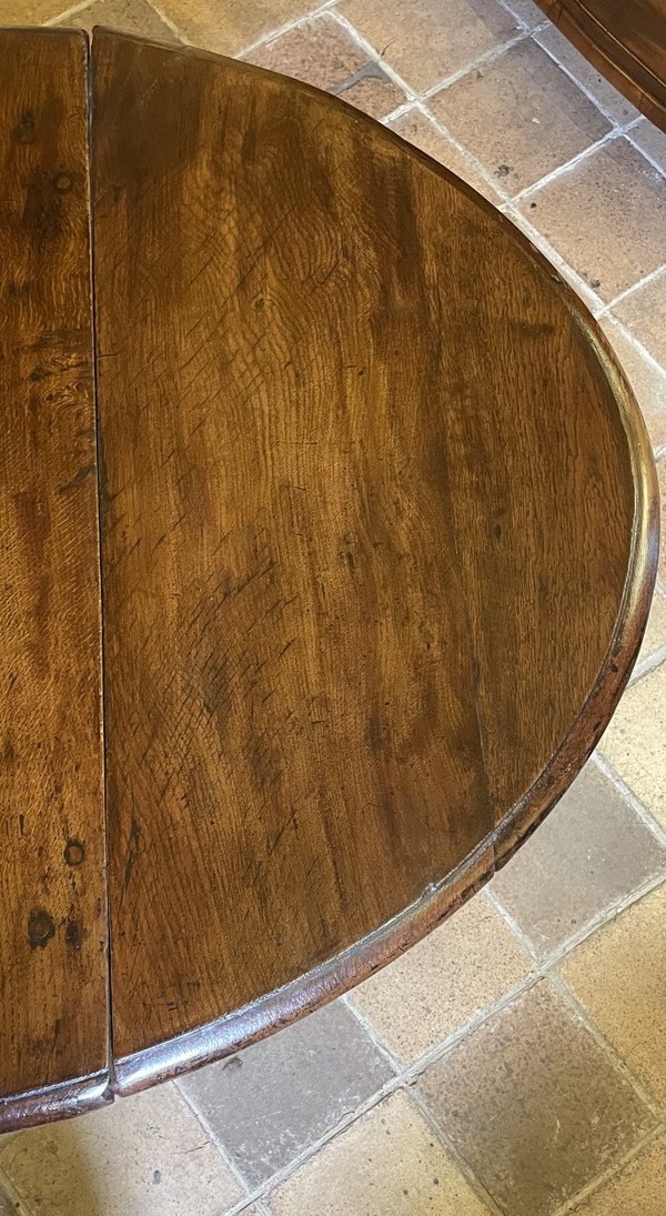 Oak Gateleg Table From The 17th Century