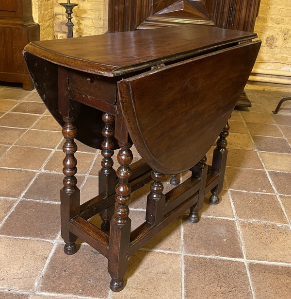 Oak Gateleg Table From The 17th Century