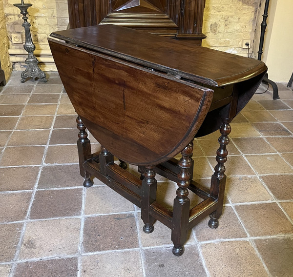 Oak Gateleg Table From The 17th Century