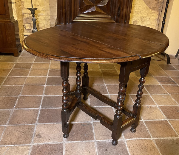 Oak Gateleg Table From The 17th Century