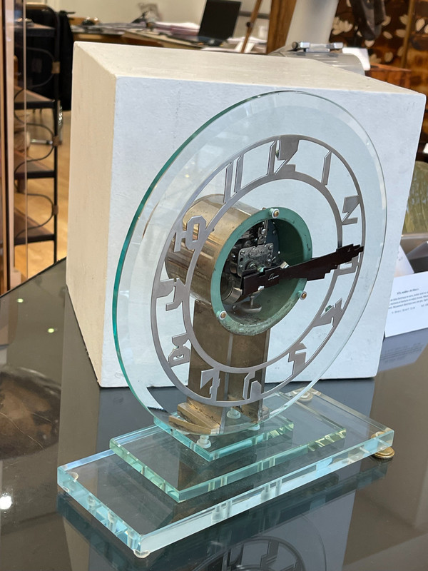 Magnificent transparent electric clock in ATO glass, Art Deco, France, Circa 1930