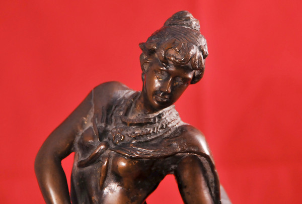 DOLL, bronze woman