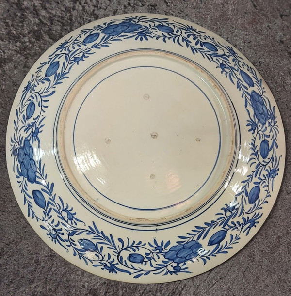 Rare and very large 19th century Imari dish