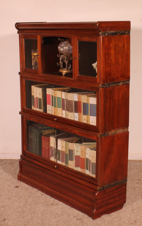 Globe Wernicke Bookcase In Mahogany Of 3 Elements With Small Cabinet