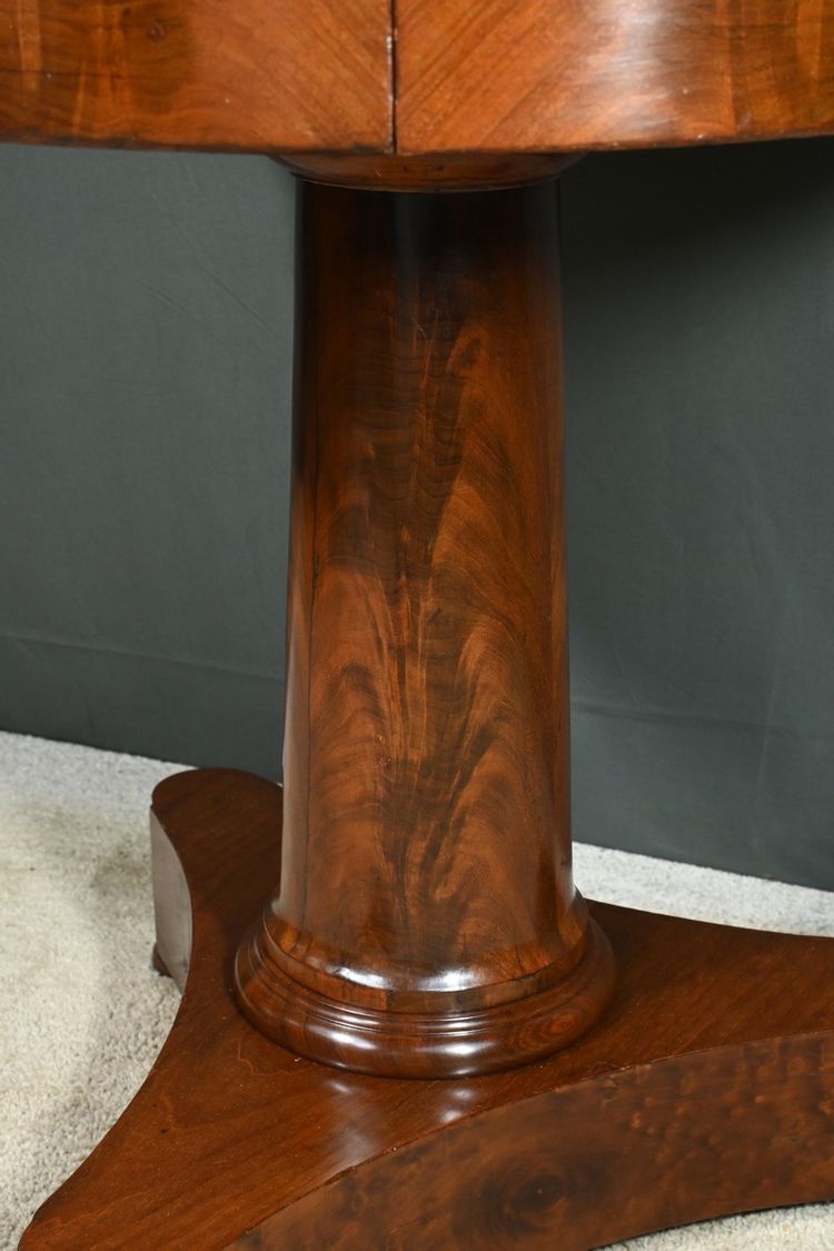 Mahogany pedestal table, Empire period - Early 19th century