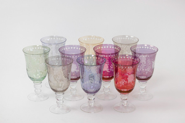 Ensemble de verres de style cristal de bohème, travail contemporain