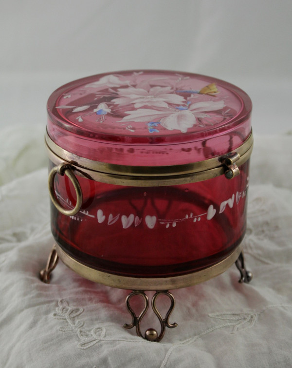 Pink glass box with enamel decoration attributed to Cristallerie Moser 1880-1900