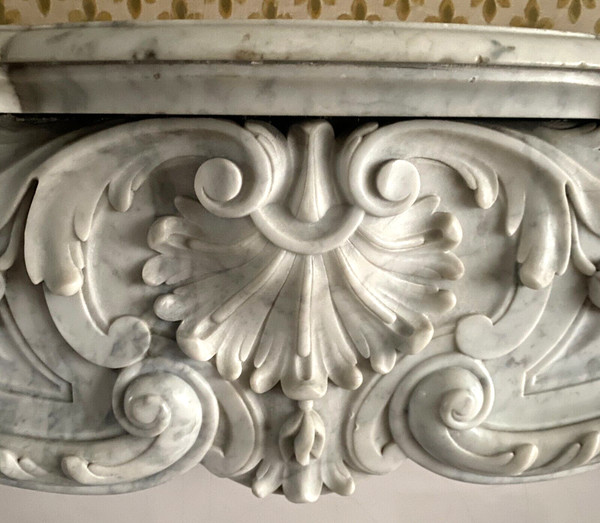 Louis XV style mantel in white Carrara marble XIX century