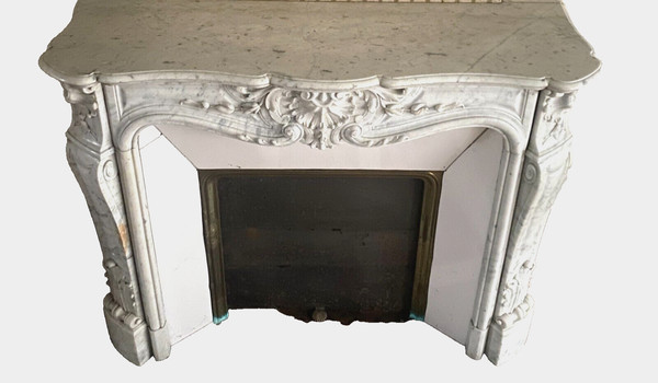 Louis XV style mantel in white Carrara marble XIX century