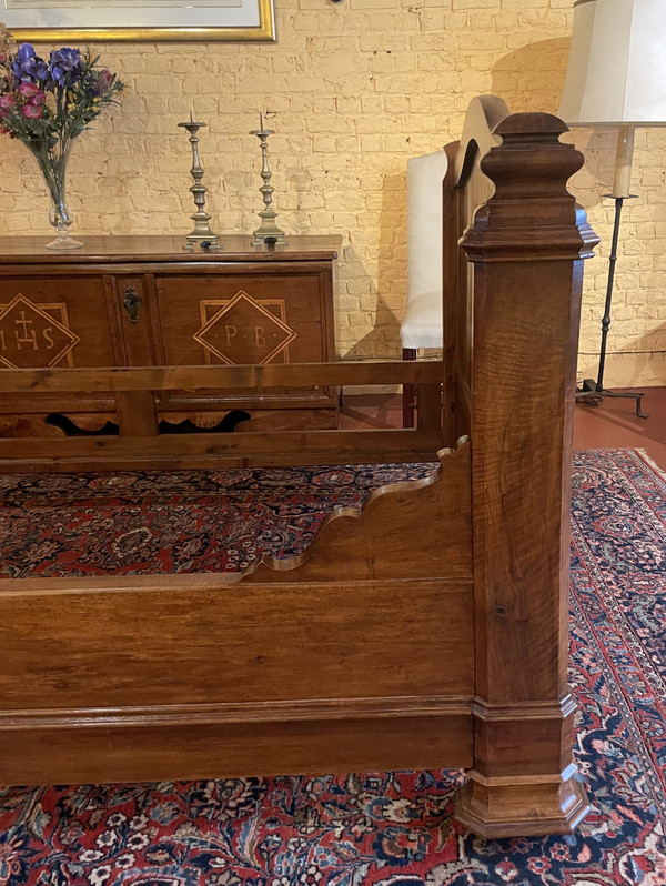 Louis Philippe Bed In Walnut From The 19th Century