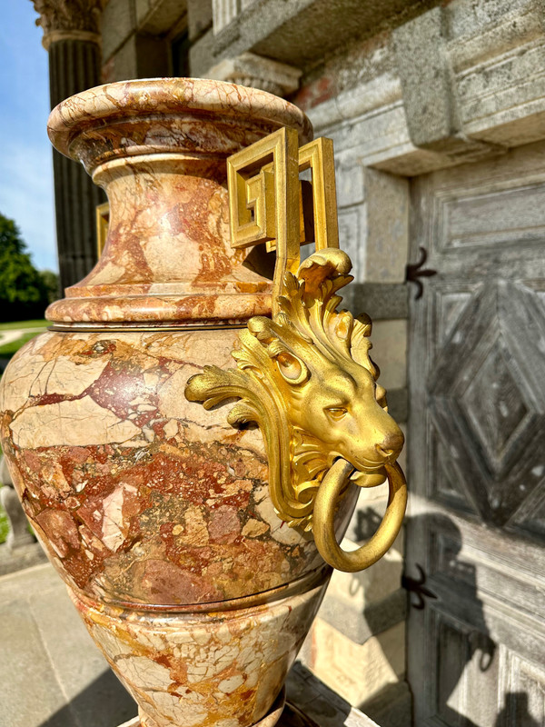 Important marble and gilded bronze vase from the 19th century