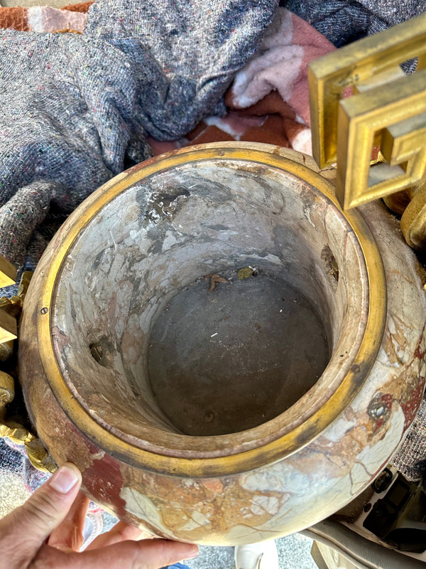 Important marble and gilded bronze vase from the 19th century