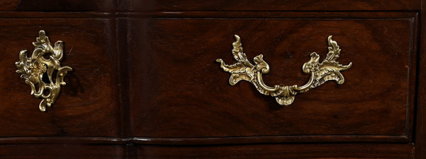 Sauteuse Commode in Amaranth and Mahogany, Louis XV – 18th Century