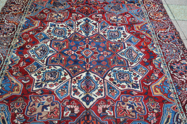 Iranian carpet (Bakhtiar)