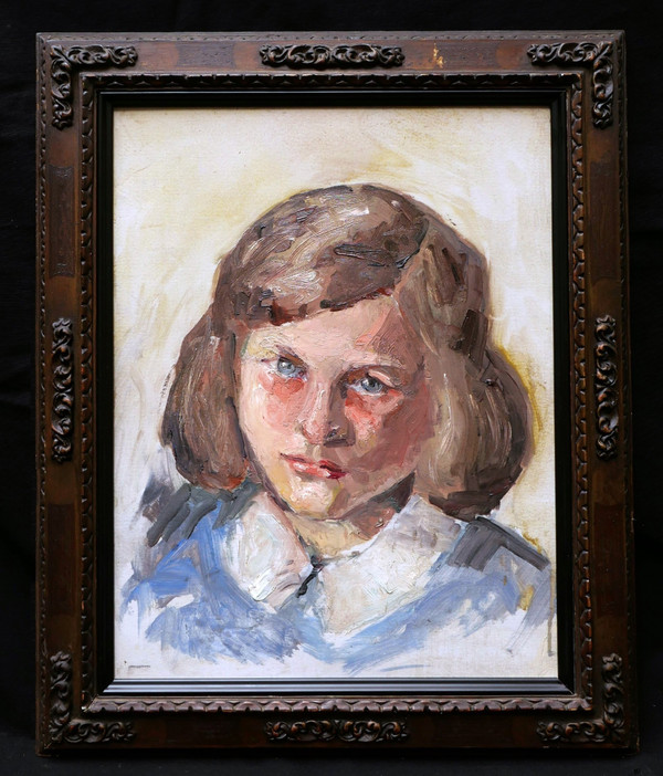 FRENCH school circa 1930, Portrait of a little brunette girl with blue eyes