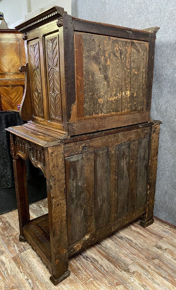 Gothic Renaissance style dresser cabinet in solid walnut, 18th century period