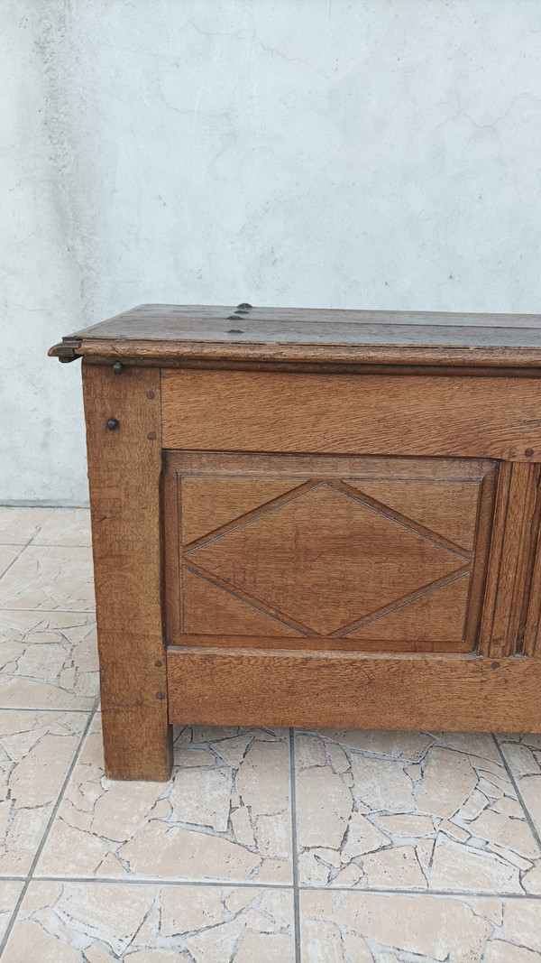 Louis XIII oak chest