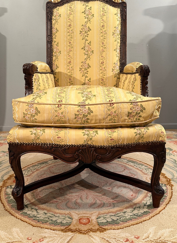 Important Bergère In Walnut From The Regency Period Circa 1720