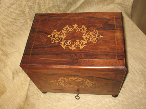 Liqueur cellar marquetry box Charles X period - 19th