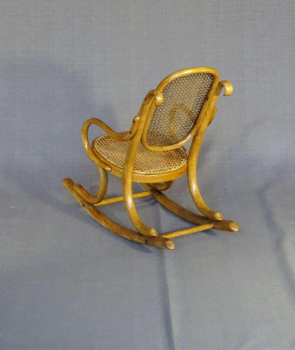 THONET Rocking Chair N°1 , Kind, naturfarben. Ca, 1910